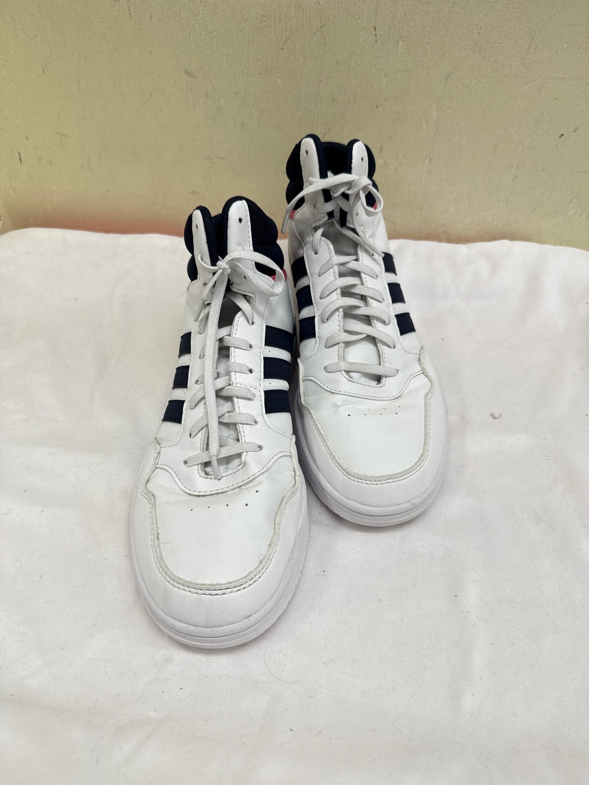 Adidas Women's Size 8 White Sneakers Shoes