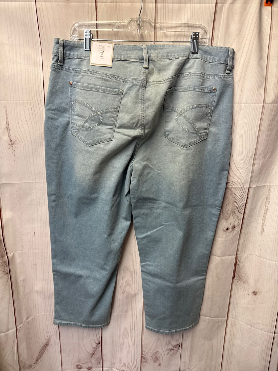 NWT Chico's Women's Size 3 = US 16 Blue Jeans Crop
