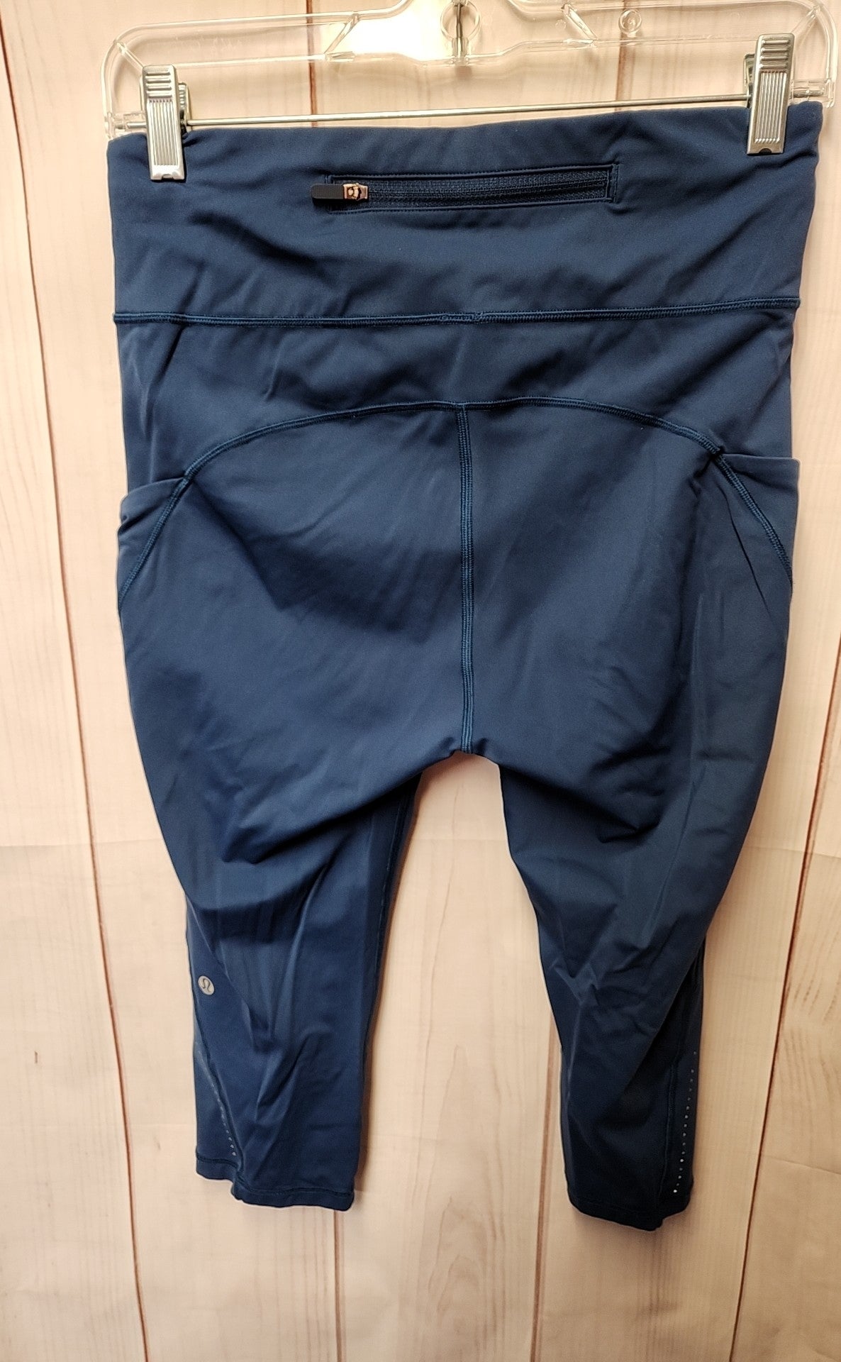 Lululemon Women's Size 8 Teal Active Capris