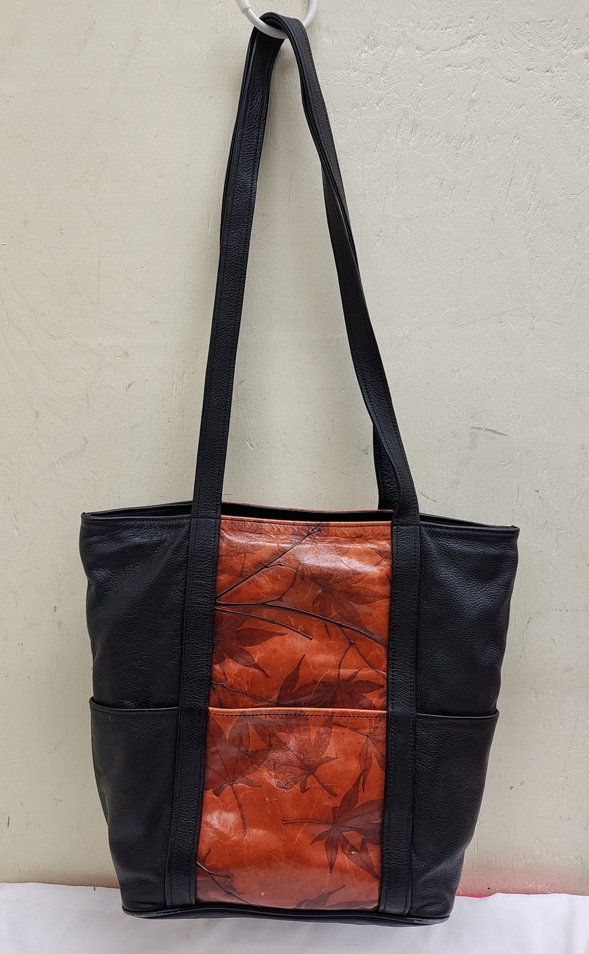 Leaf Leather Tooled Black Leather Purse Bag