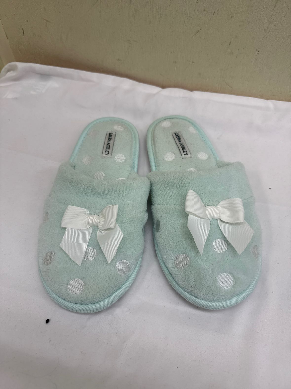 Laura Ashley Women's Size XL Teal Slippers