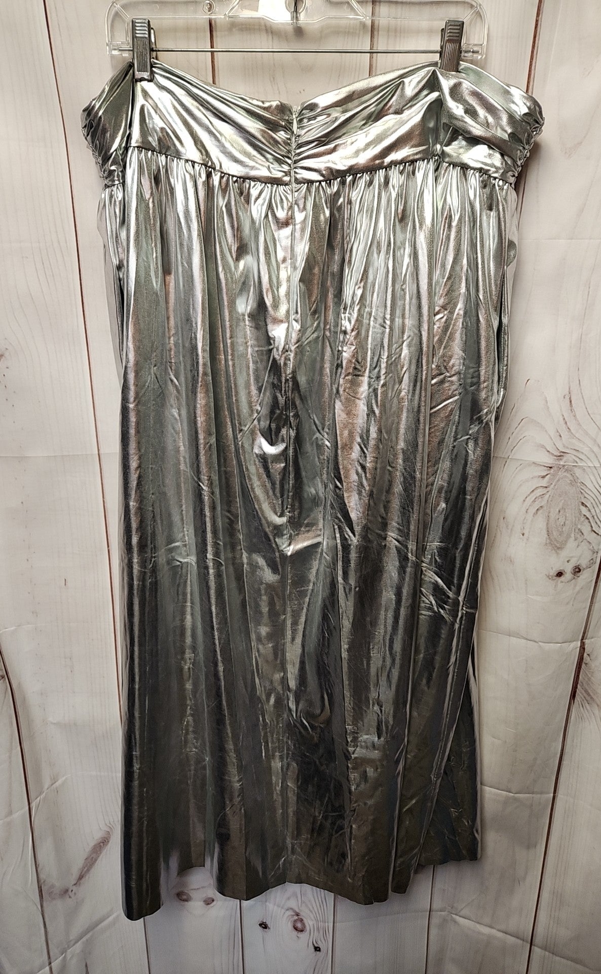 Sunday in Brooklyn Women's Size 2X Silver Skirt