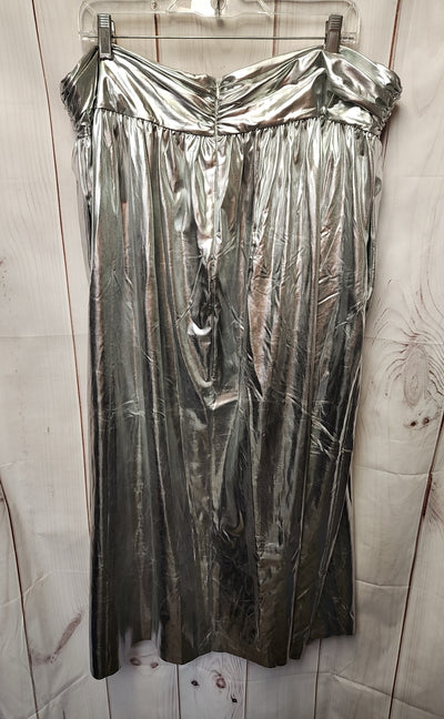 Sunday in Brooklyn Women's Size 2X Silver Skirt