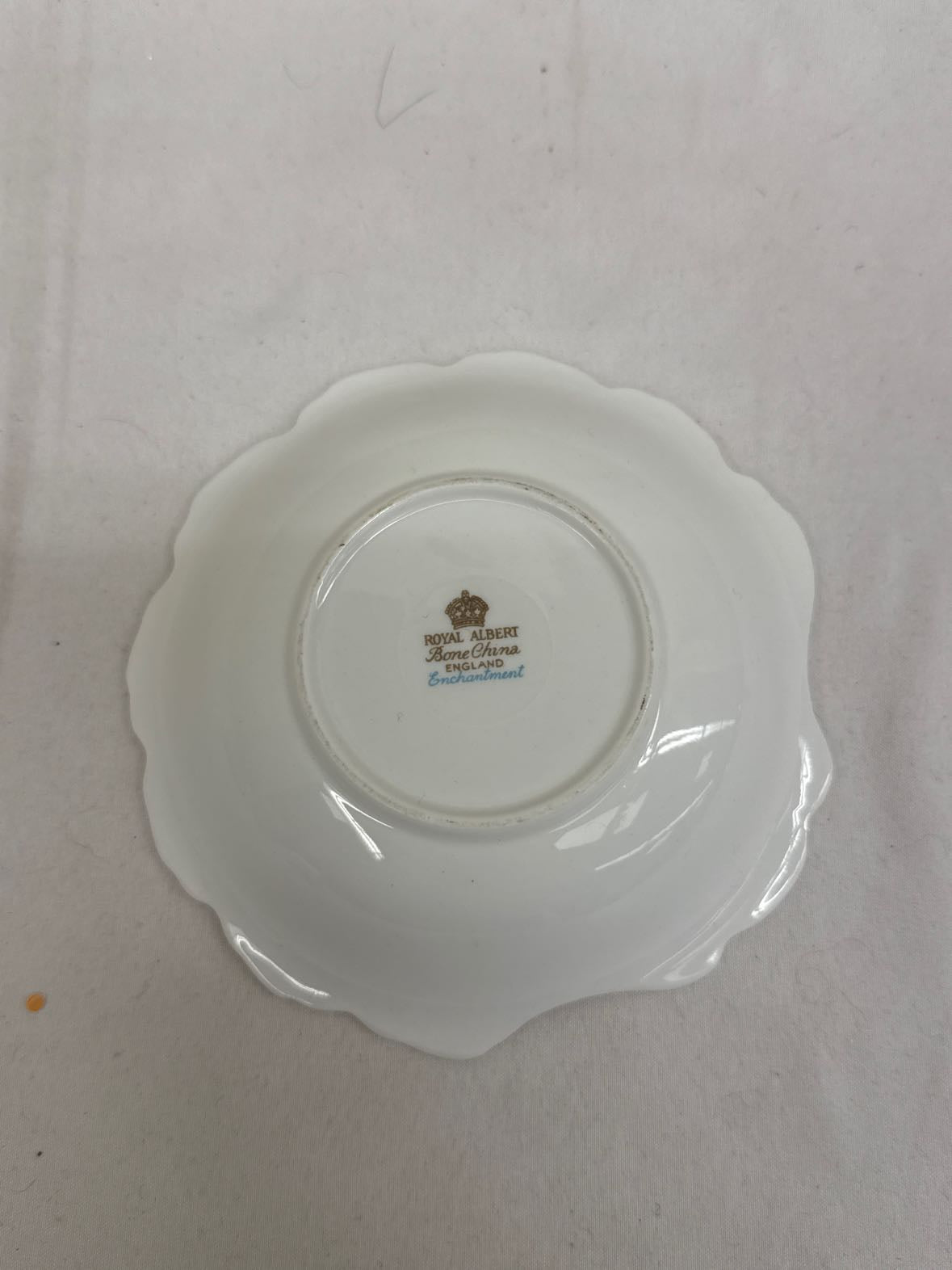 Royal Albert Bone China England Enchantment Dish