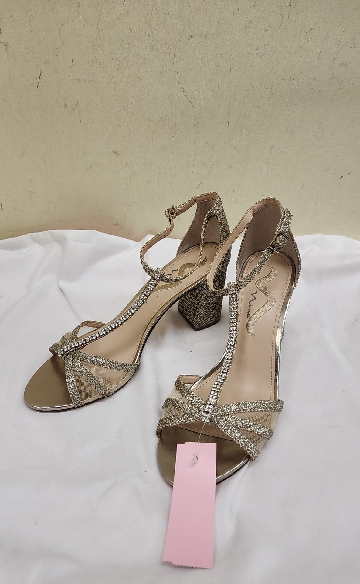 Nina Women's Size 8-1/2 Gold Sandals Shoes