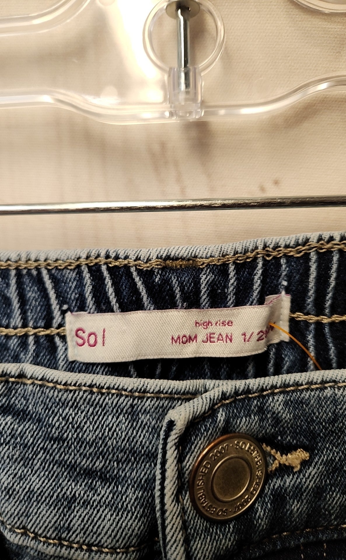 So Women's Size 25 (0) Blue Jeans High Rise Mom Jean