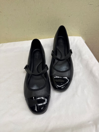 Born Women's Size 9-1/2 Black Flats Shoes