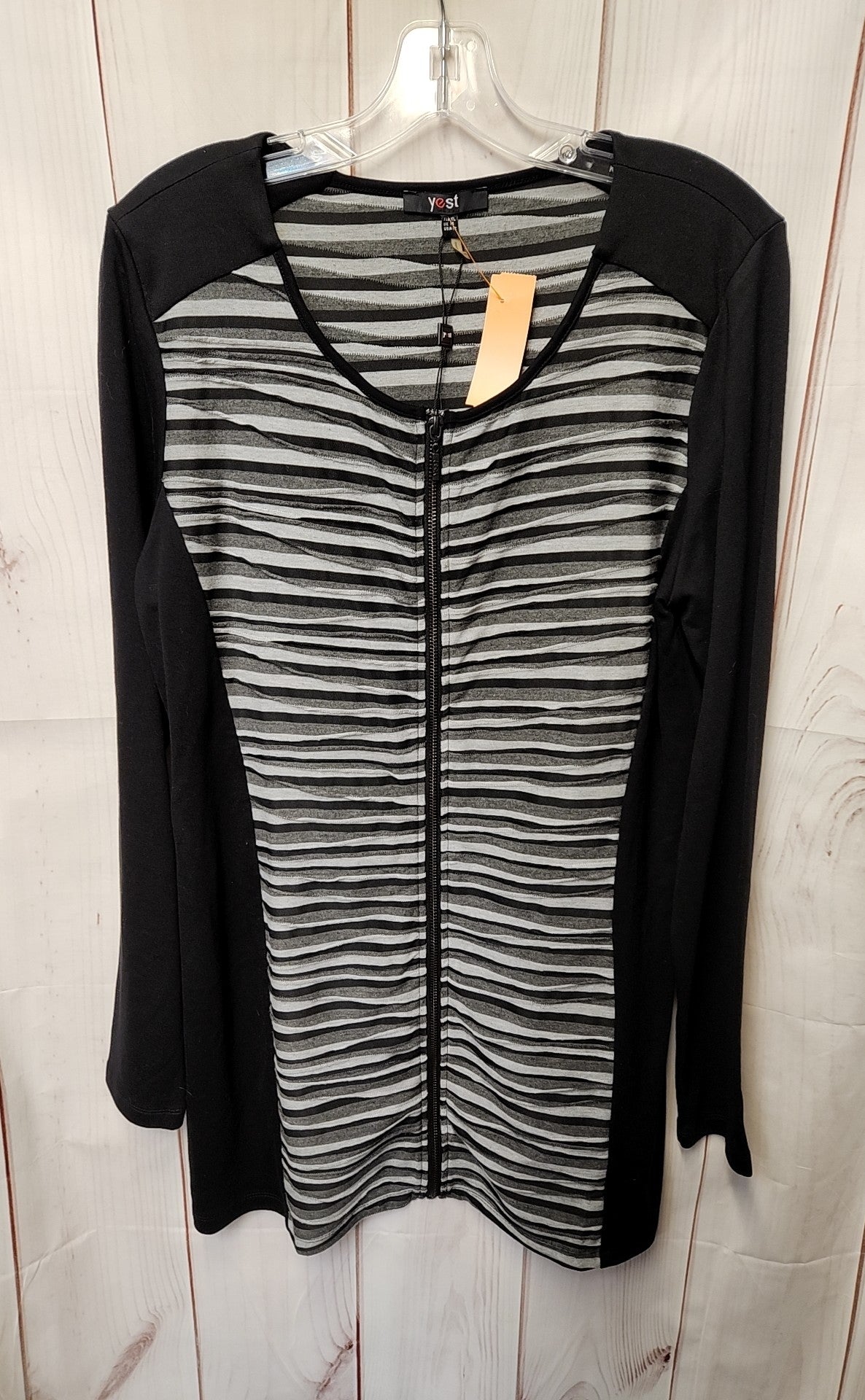 Yest Women's Size 12 Black & Gray Jacket