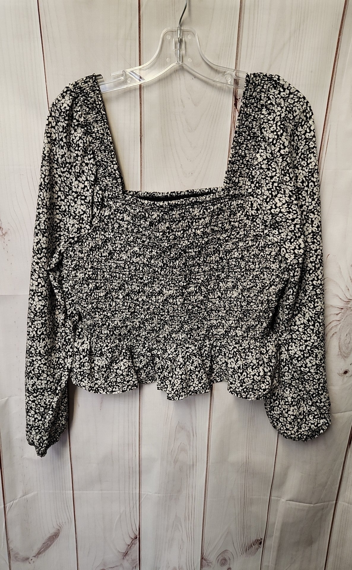 Japna Women's Size XL White & Black Floral Long Sleeve Top