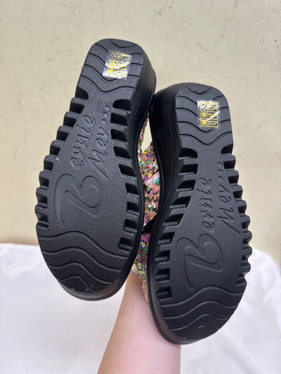 Bernie Mev Women's Size 40 = 9-1/2 Pink Sandals Shoes