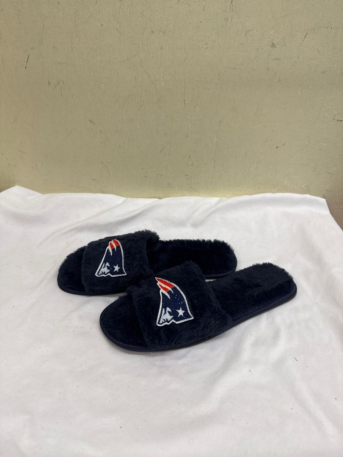 New England Patriots NFL Women's Size S Navy Slippers