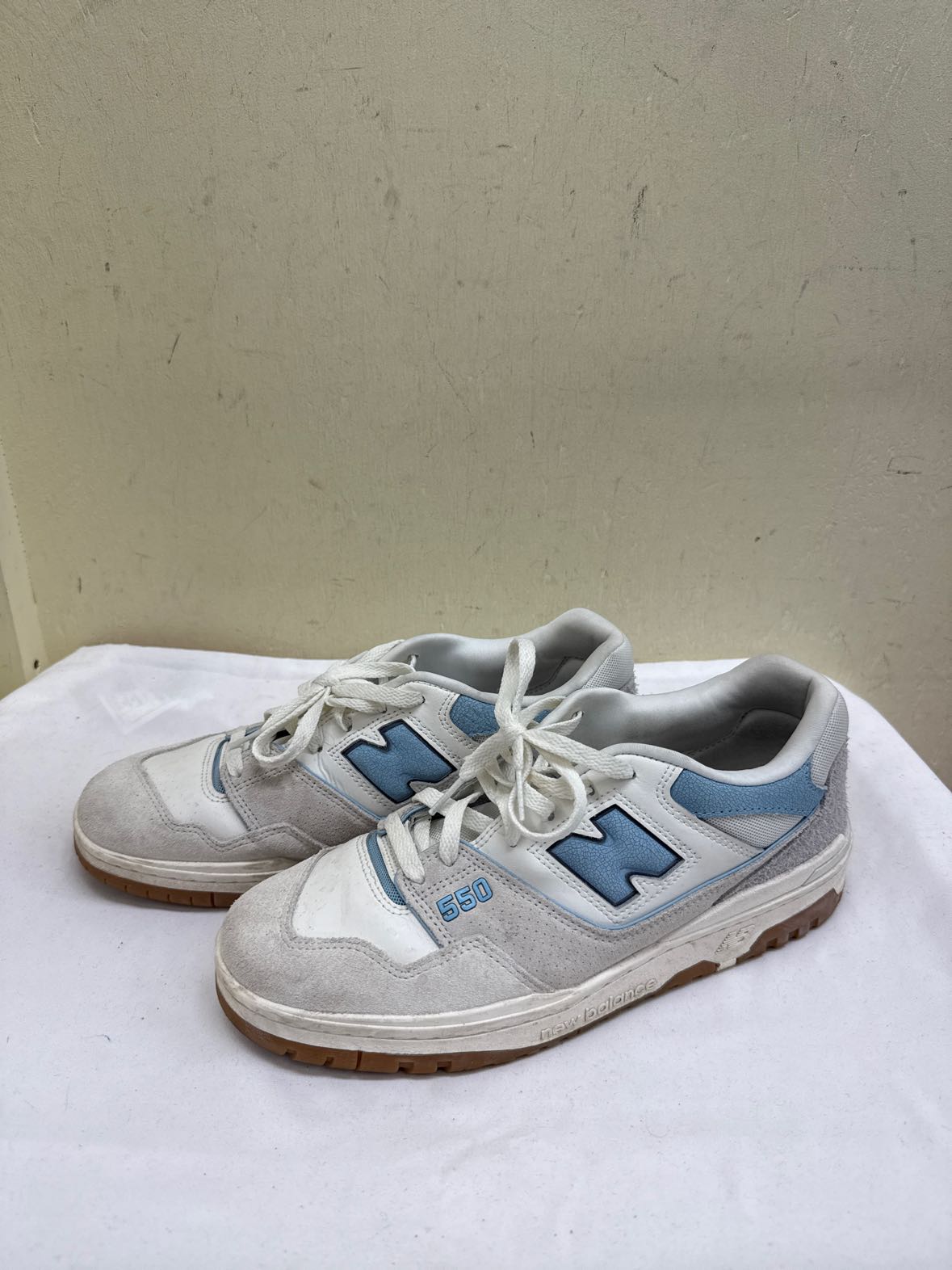 New Balance 550 University Retro Men's Size 10-1/2 White Sneakers Shoes