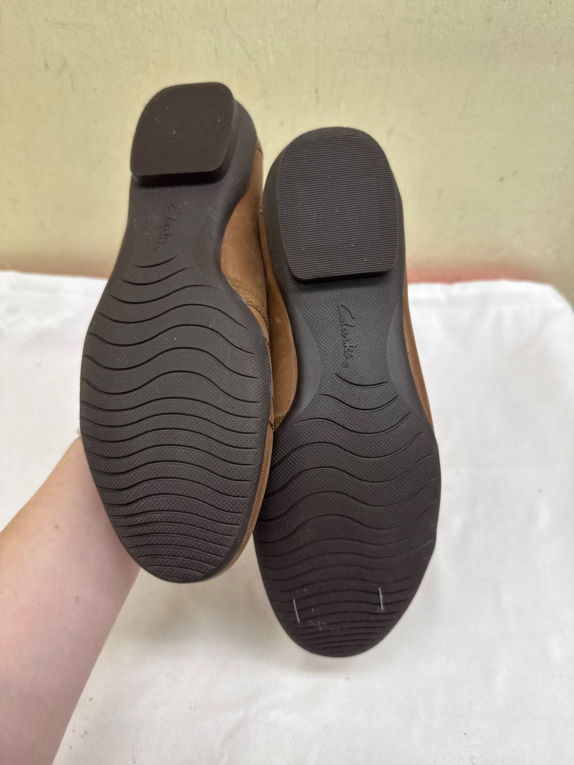 Clarks Women's Size 7-1/2 Brown Flats Shoes