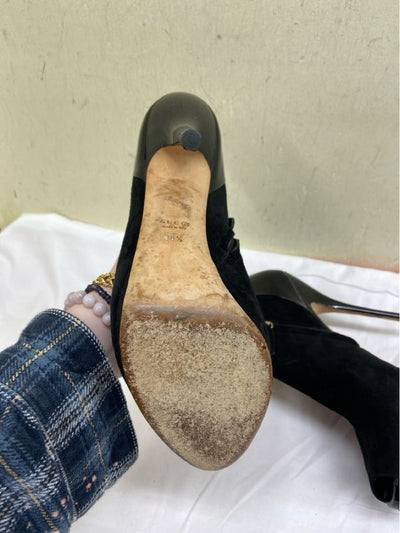 Gucci Women's Size 38-1/2 = 8 Black Pumps AS IS - wear on soles