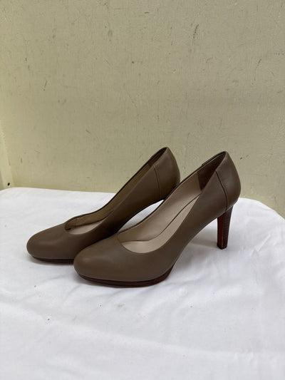 Franco Sarto Women's Size 7-1/2 Taupe Pumps