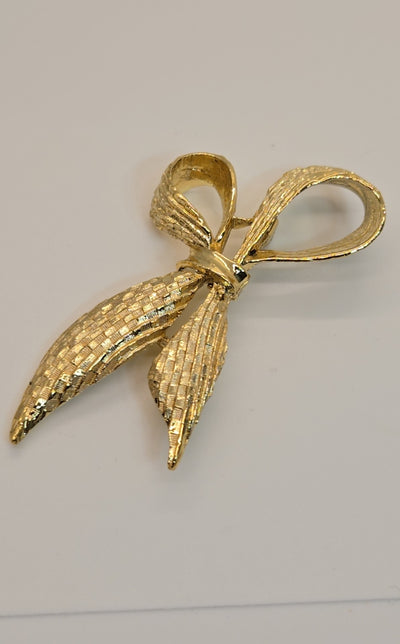 Gerry's Gold Bow Brooch Pin
