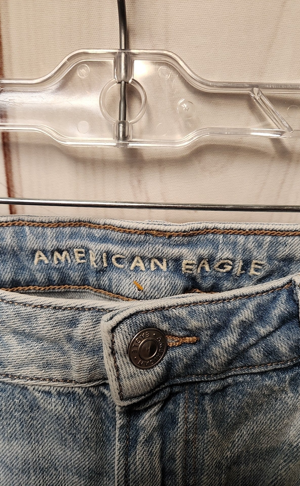 American Eagle Women's Size 31 (11-12) Blue Jeans Mom Jean