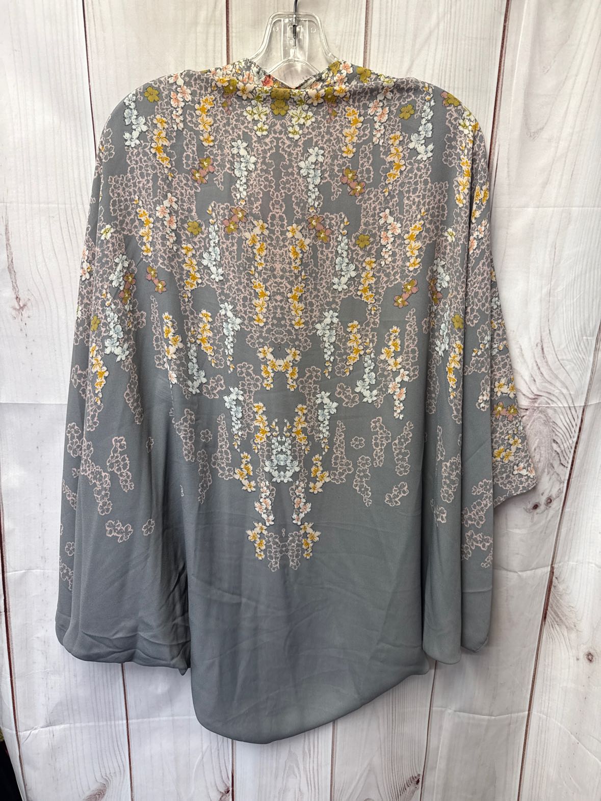 NWT A New Day Women's Size One Size Gray Floral Poncho