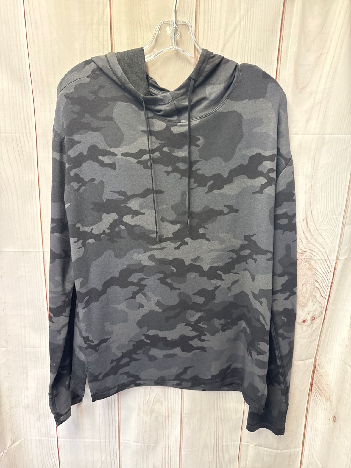 Athletic Works Men's Size M Gray Camoflauge Shirt