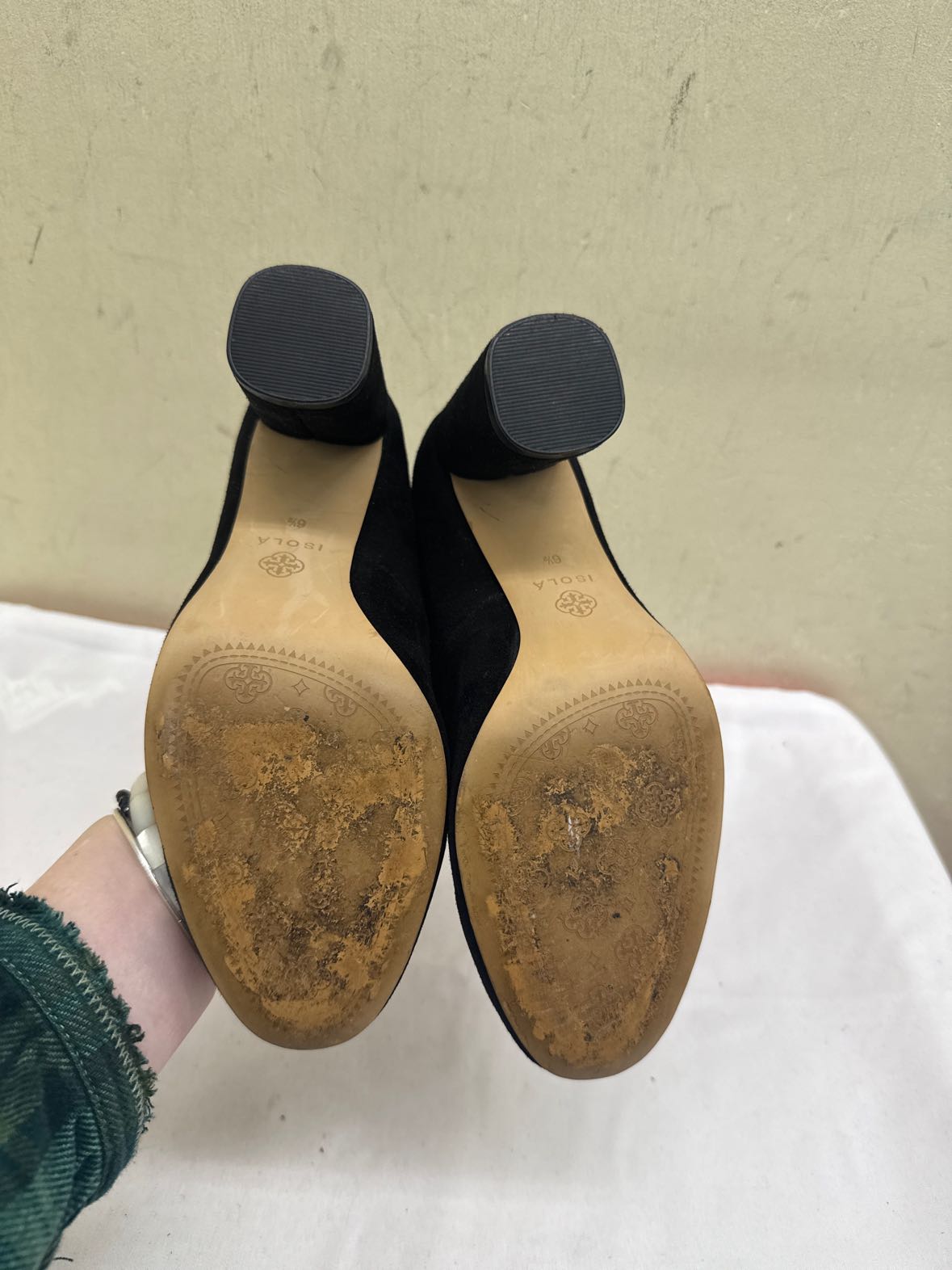 Isola Women's Size 6-1/2 Black Pumps Shoes