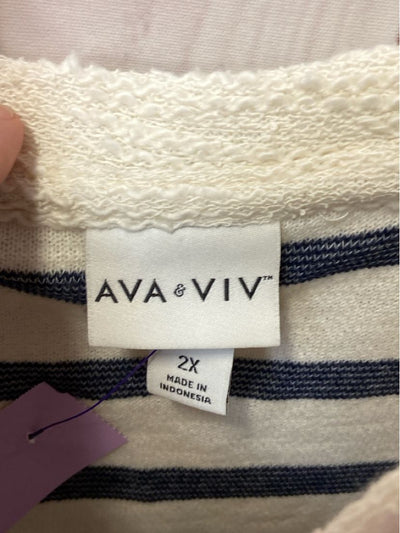 Ava & Viv Women's Size 2X White & Blue Sweater