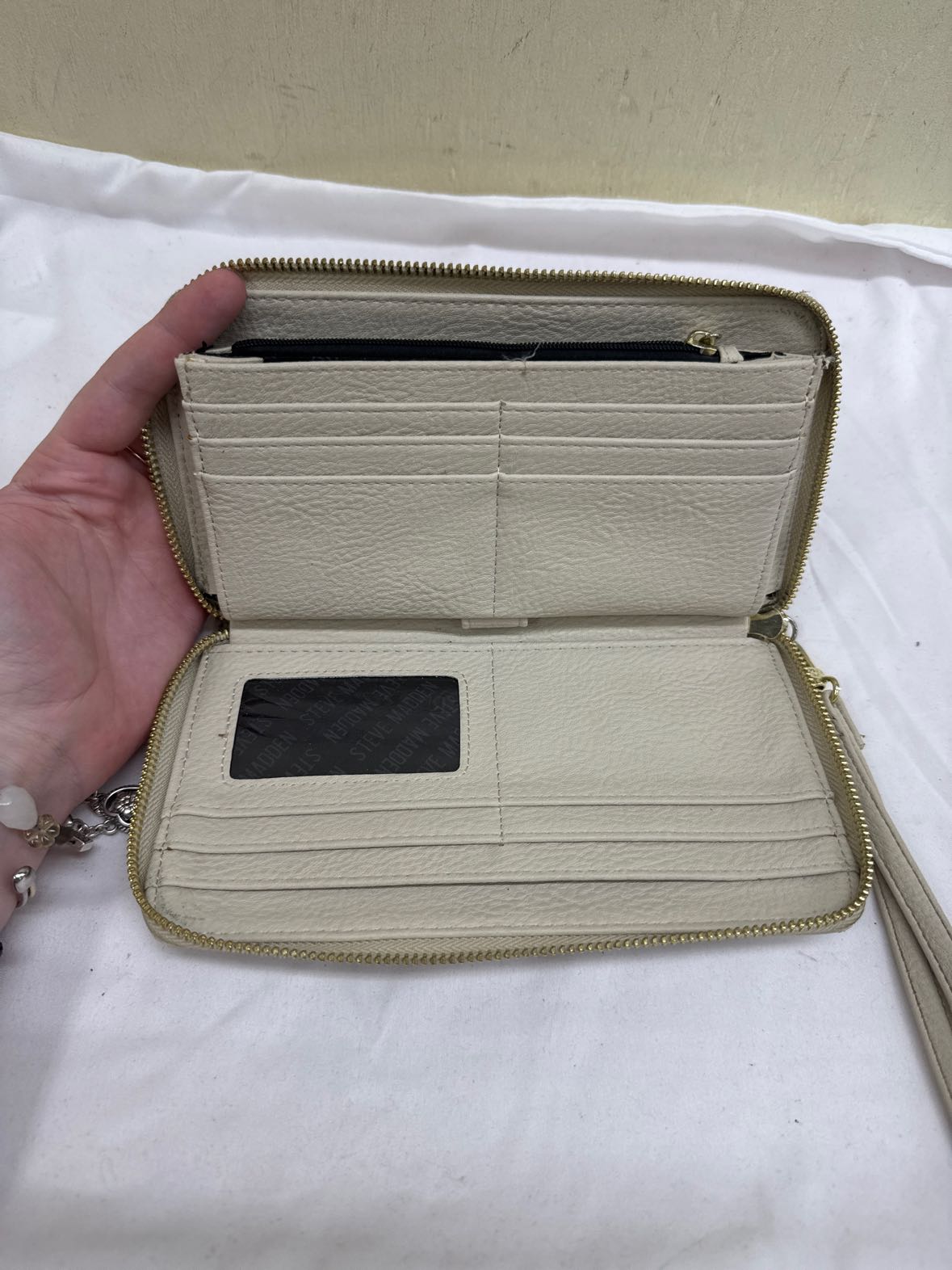 Steve Madden White Wristlet