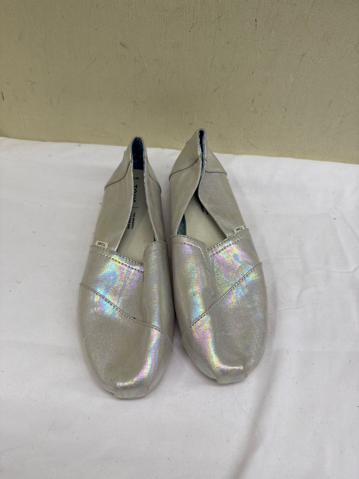 Toms Women's Size 8-1/2 Iridescent Flats