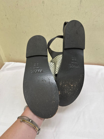 vince. Women's Size 8-1/2 Gray Sandals Shoes