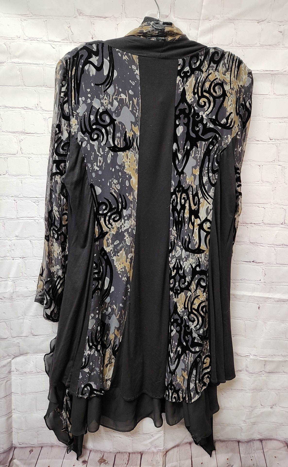 Aris. A Women's Size M Black Cardigan