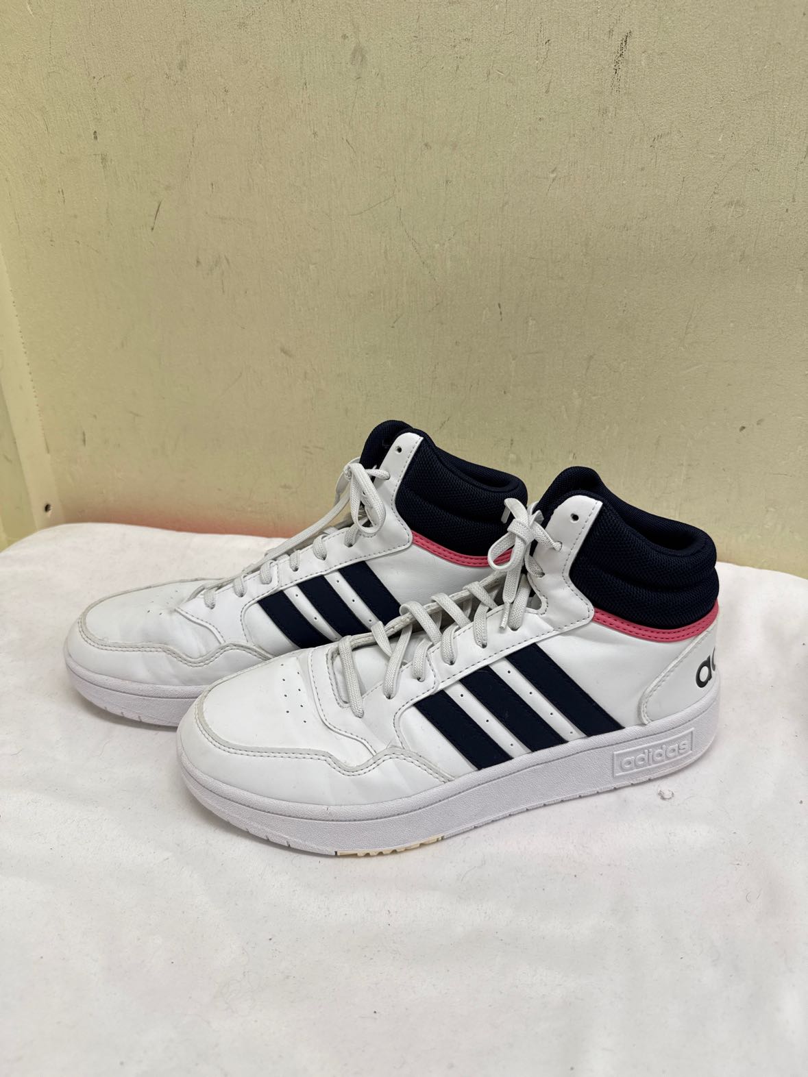 Adidas Women's Size 8 White Sneakers Shoes