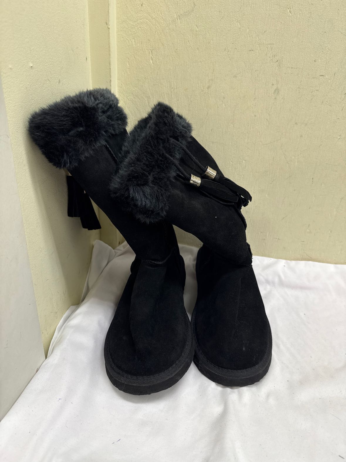 Ukala Women's Size 8 Black Boots Shoes
