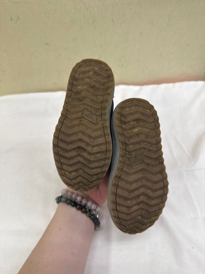 Osh Kosh Boy's Size 6 Navy Shoes