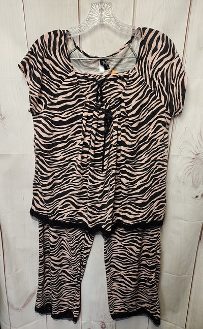 Essentials by A.B.S. Women's Size L Pink Animal Print Pajamas