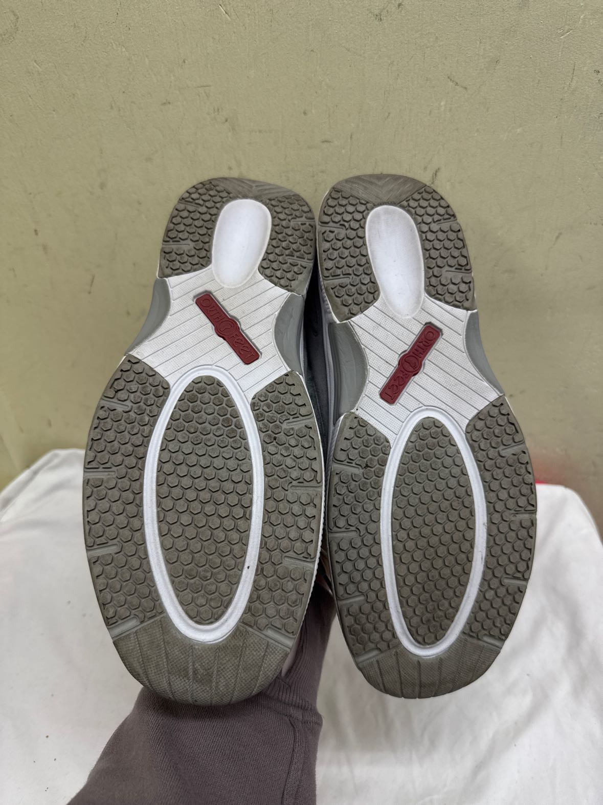 Orthofeet Men's Size 12 Gray Shoes