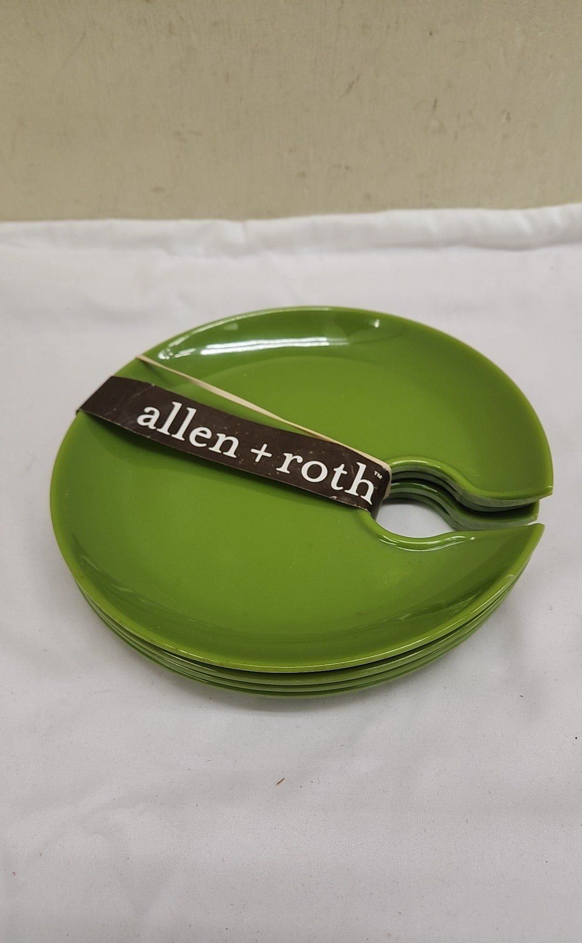 allen + roth Green Appetizer Plates with Wine Holder (set of 4) bbq Party Plates