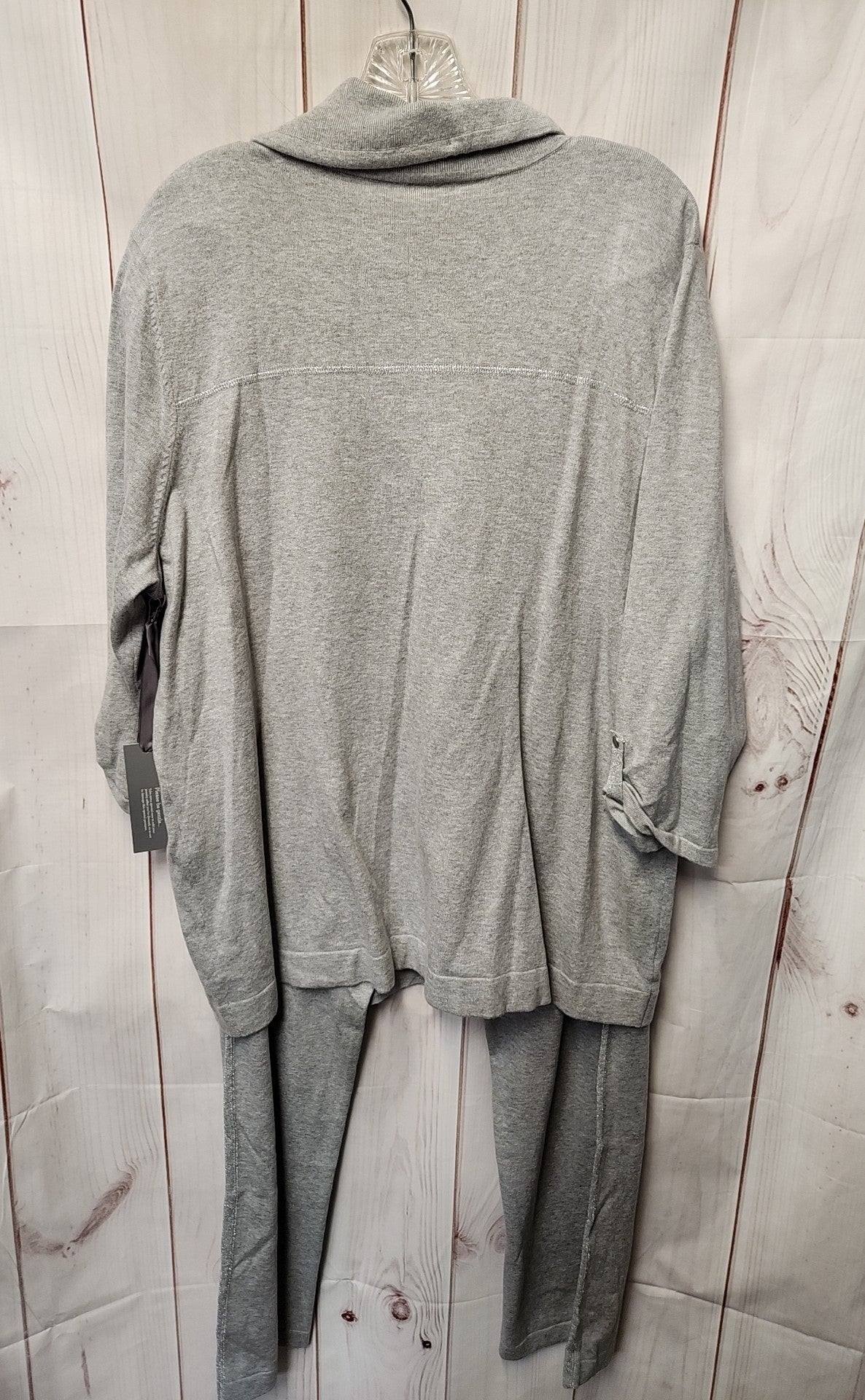NWT Zenergy - Chico's Women's Size 3 = US XL Gray Active Set