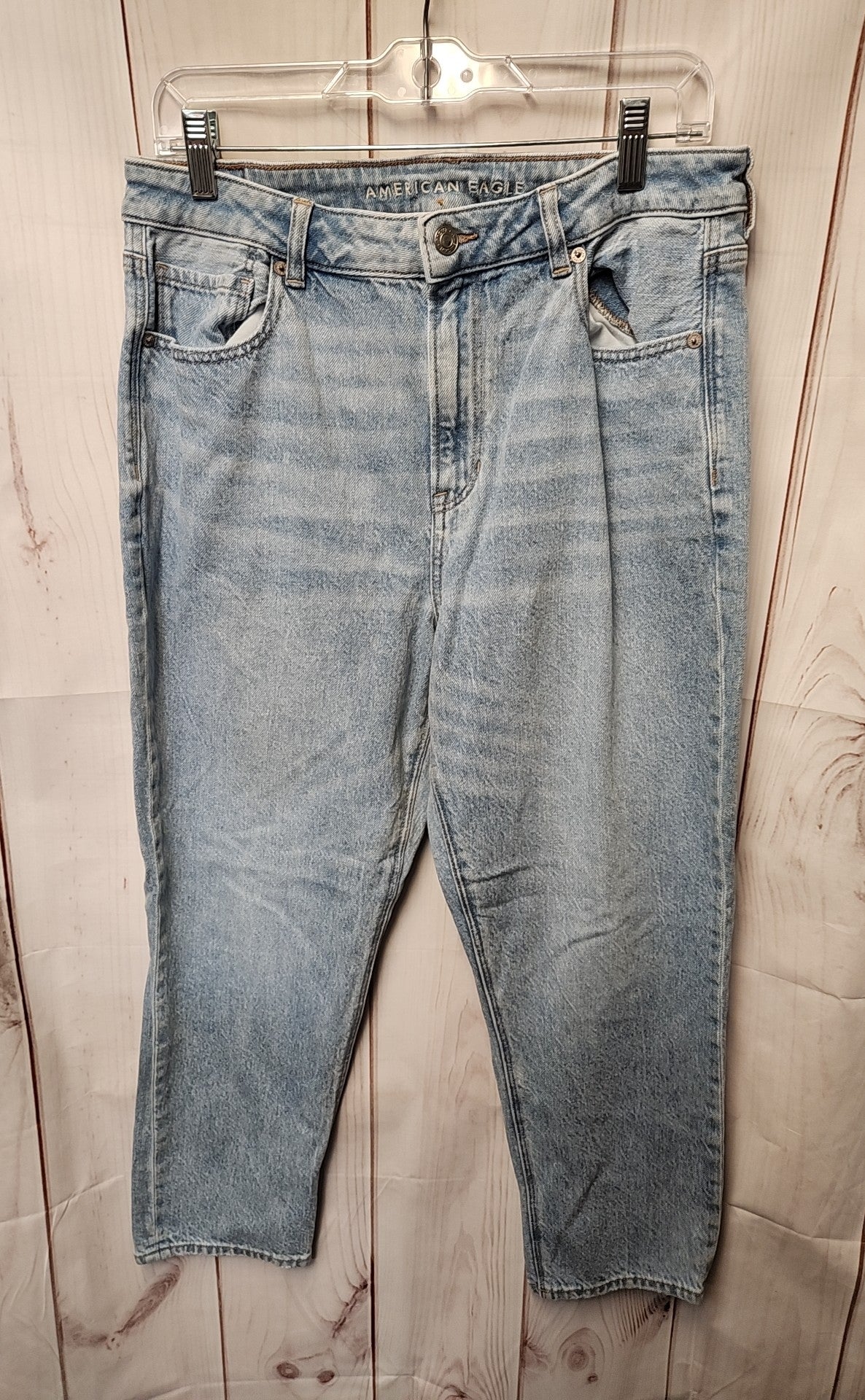 American Eagle Women's Size 31 (11-12) Blue Jeans Mom Jean