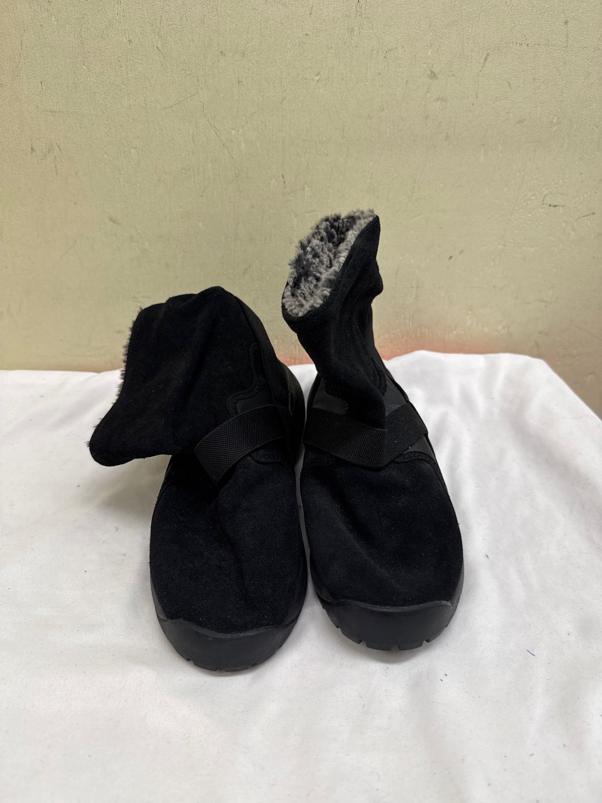 Nike Women's Size 8 Black Boots Shoes