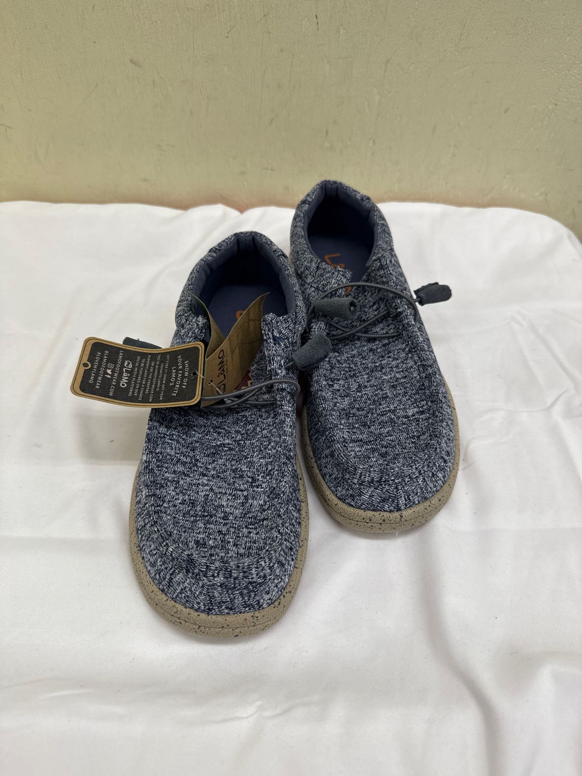 NWT Lamo Women's Size 8 Blue Flats