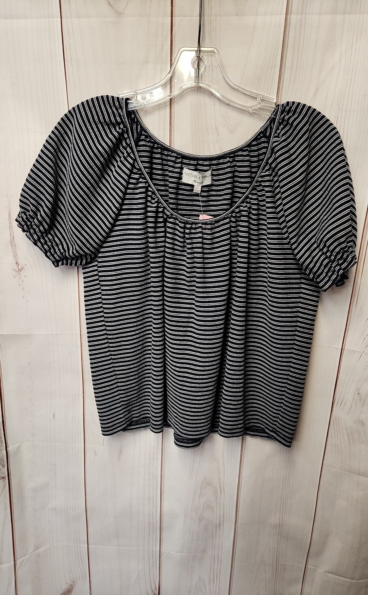 Texture & Thread Women's Size S Navy Short Sleeve Top