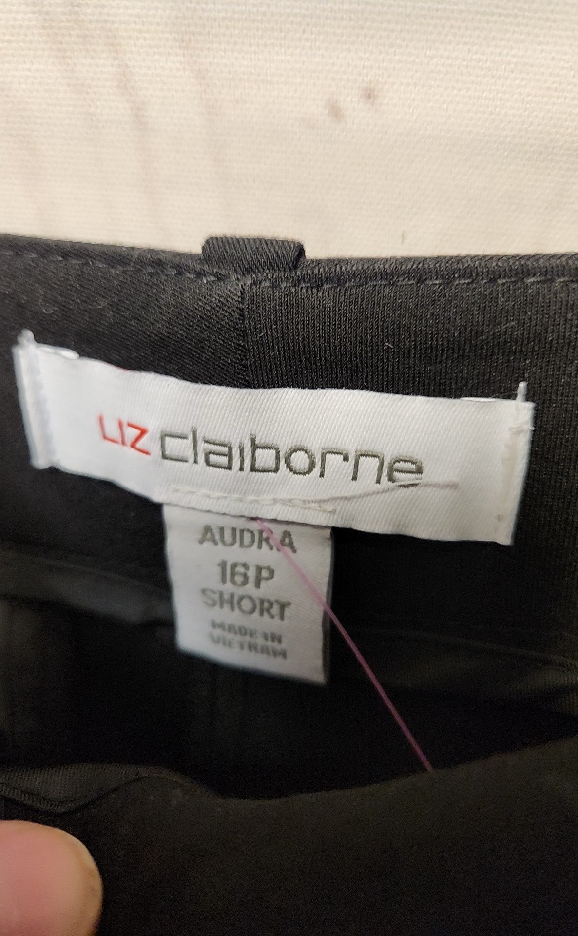 Liz Claiborne Women's Size 16 Petite Short Black Pants Audra