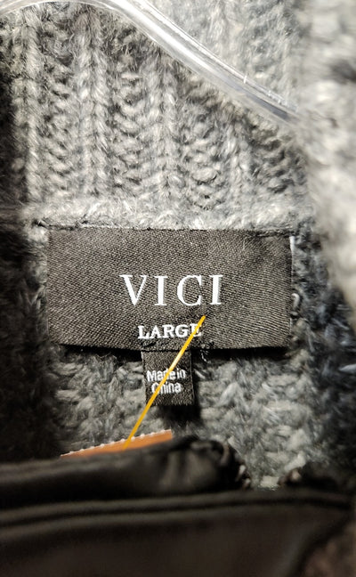 VICI Women's Size L Gray Sweater