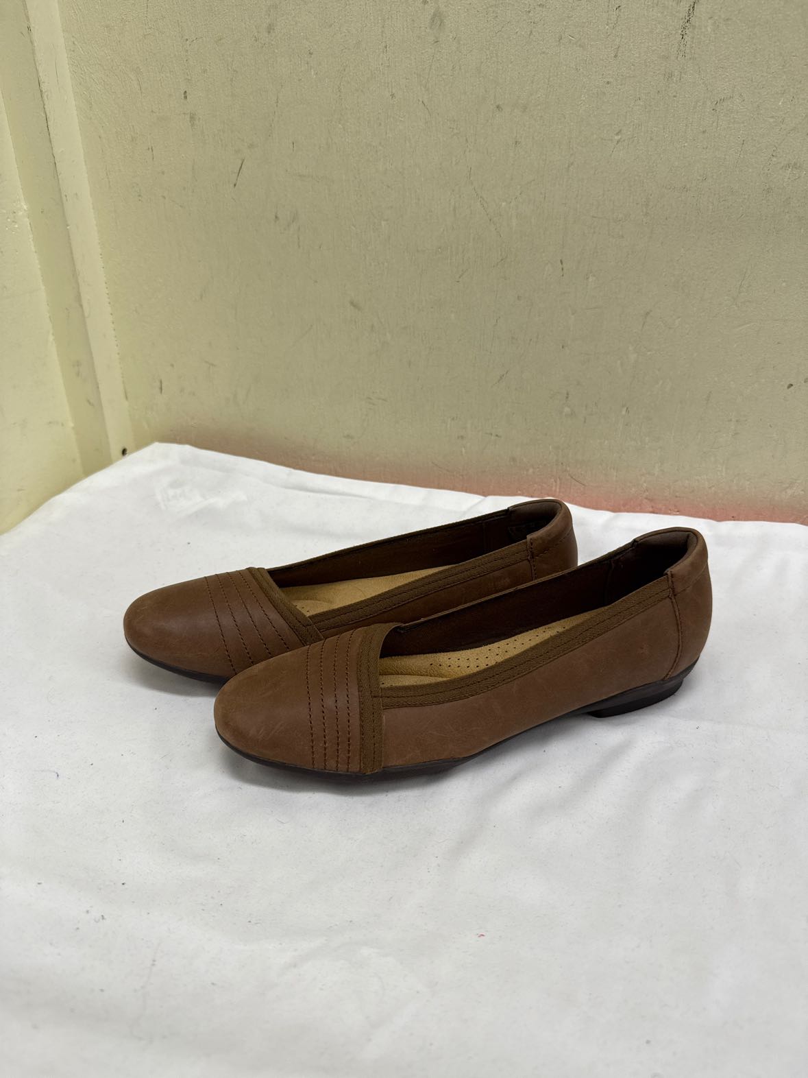 Clarks Women's Size 7-1/2 Brown Flats Shoes