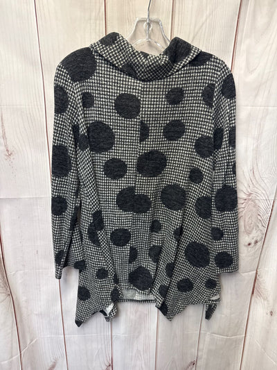 Damee Women's Size S Black & White Sweater