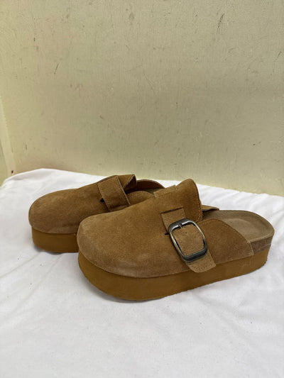 Cushionaire Women's Size 10 Tan Clogs Shoes