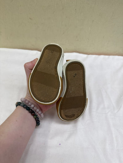 Old Navy Boy's Size 5 Brown Shoes