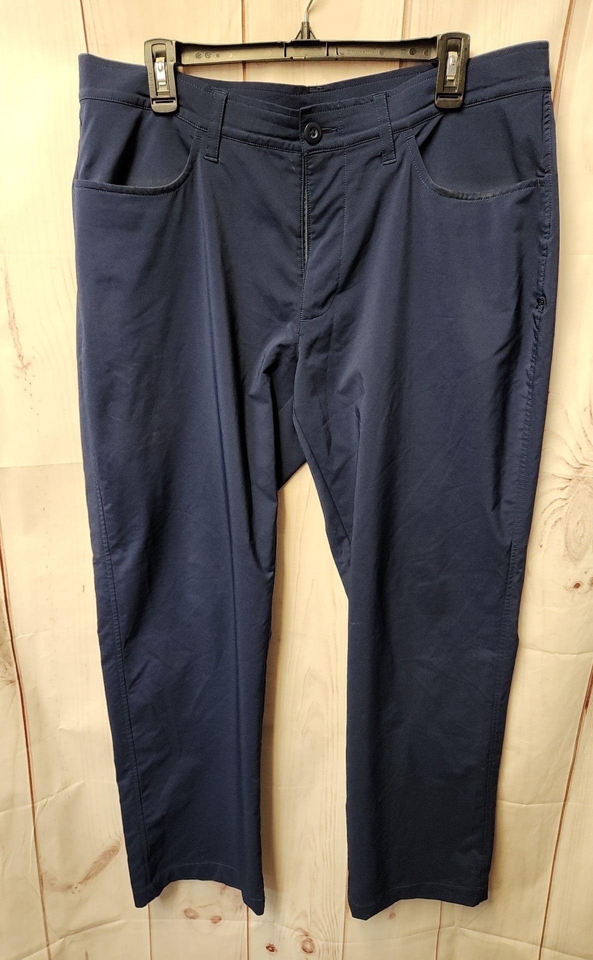 Under Armour Men's Size 36x30 Navy Pants