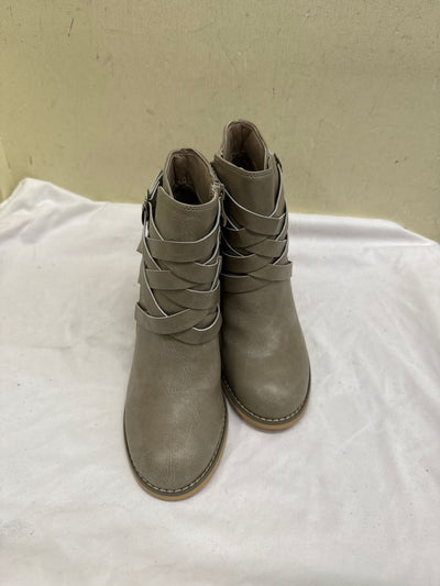 Journee Collection Women's Size 8 Gray Boots Shoes