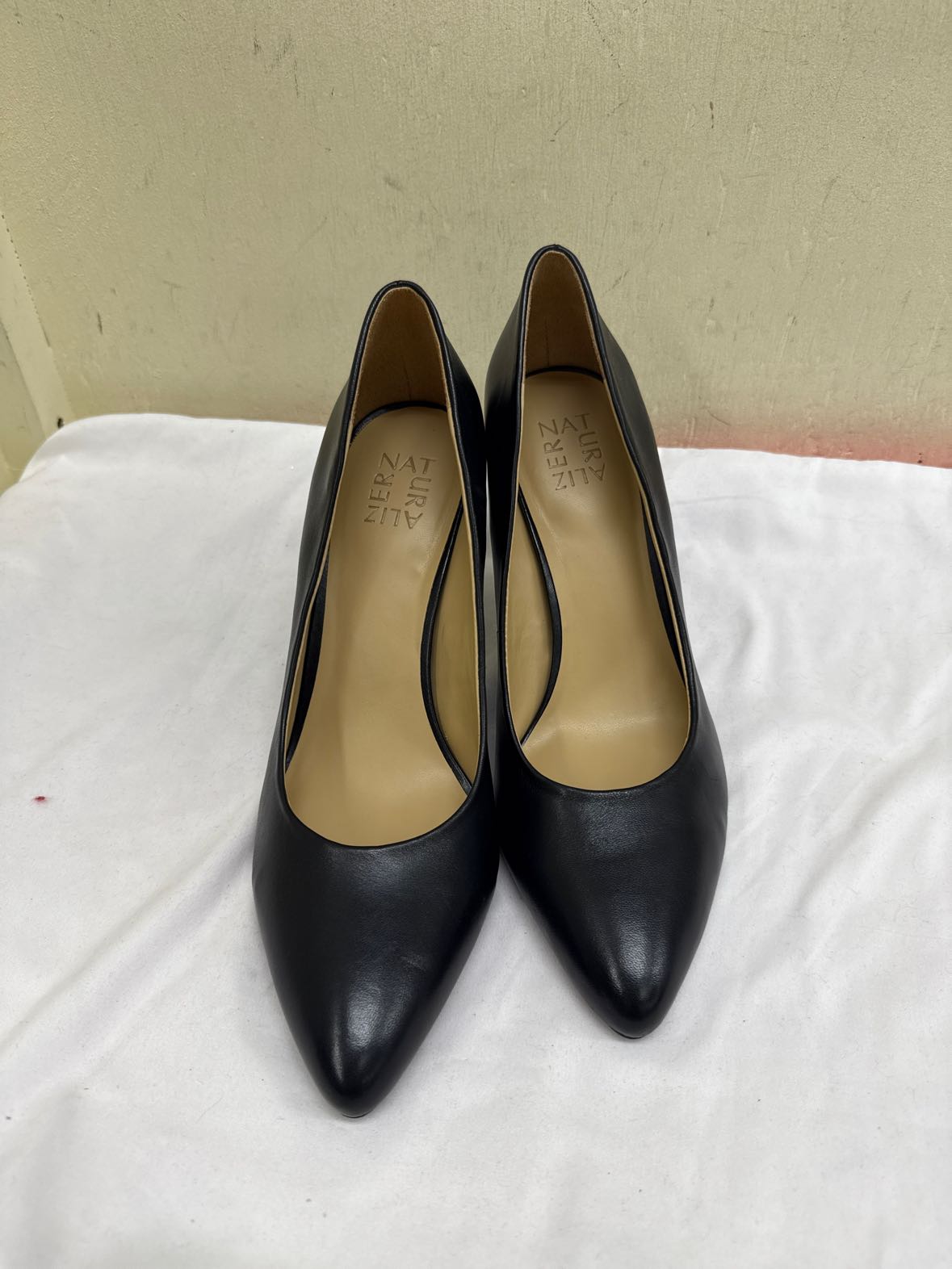 Naturalizer Women's Size 10 Black Pumps Shoes