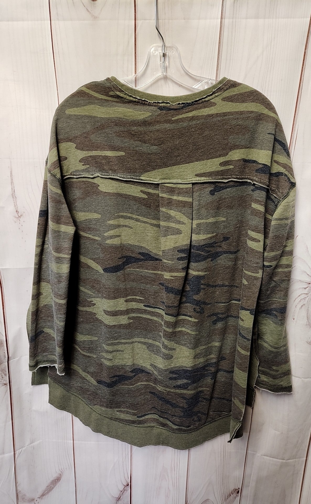 Z Supply Women's Size S Green Camo Long Sleeve Top